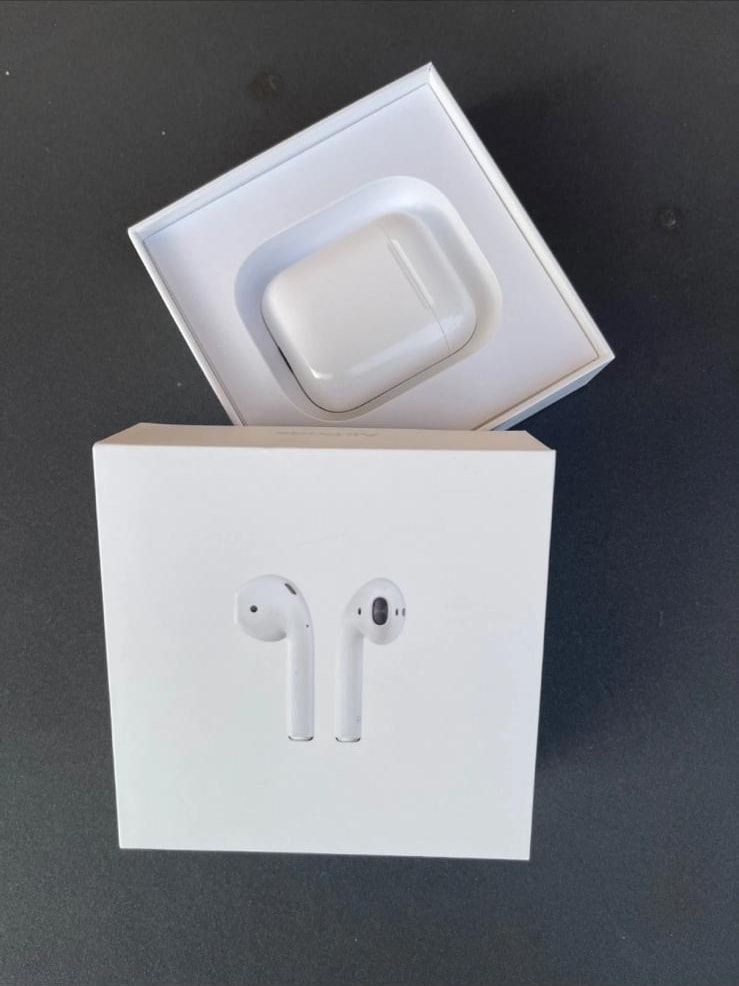 AirPods (2nd generation)