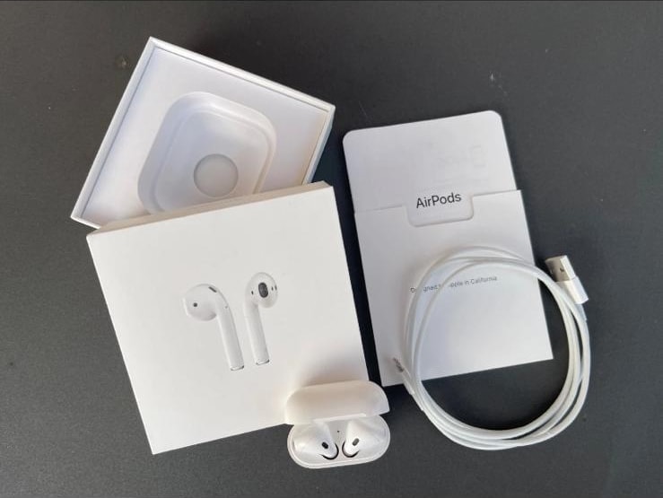AirPods (2nd generation) view 2