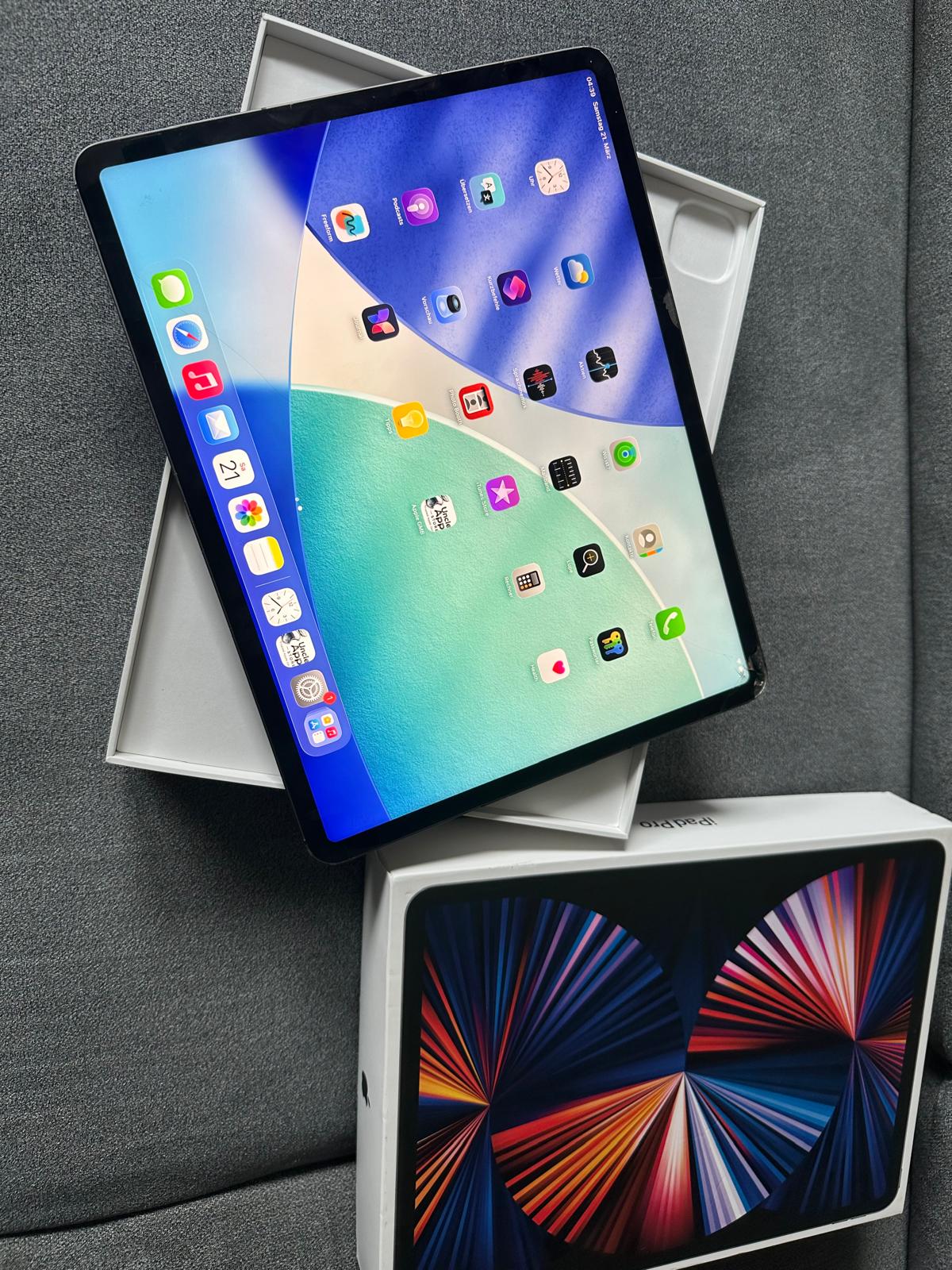 iPad Pro — Space Gray