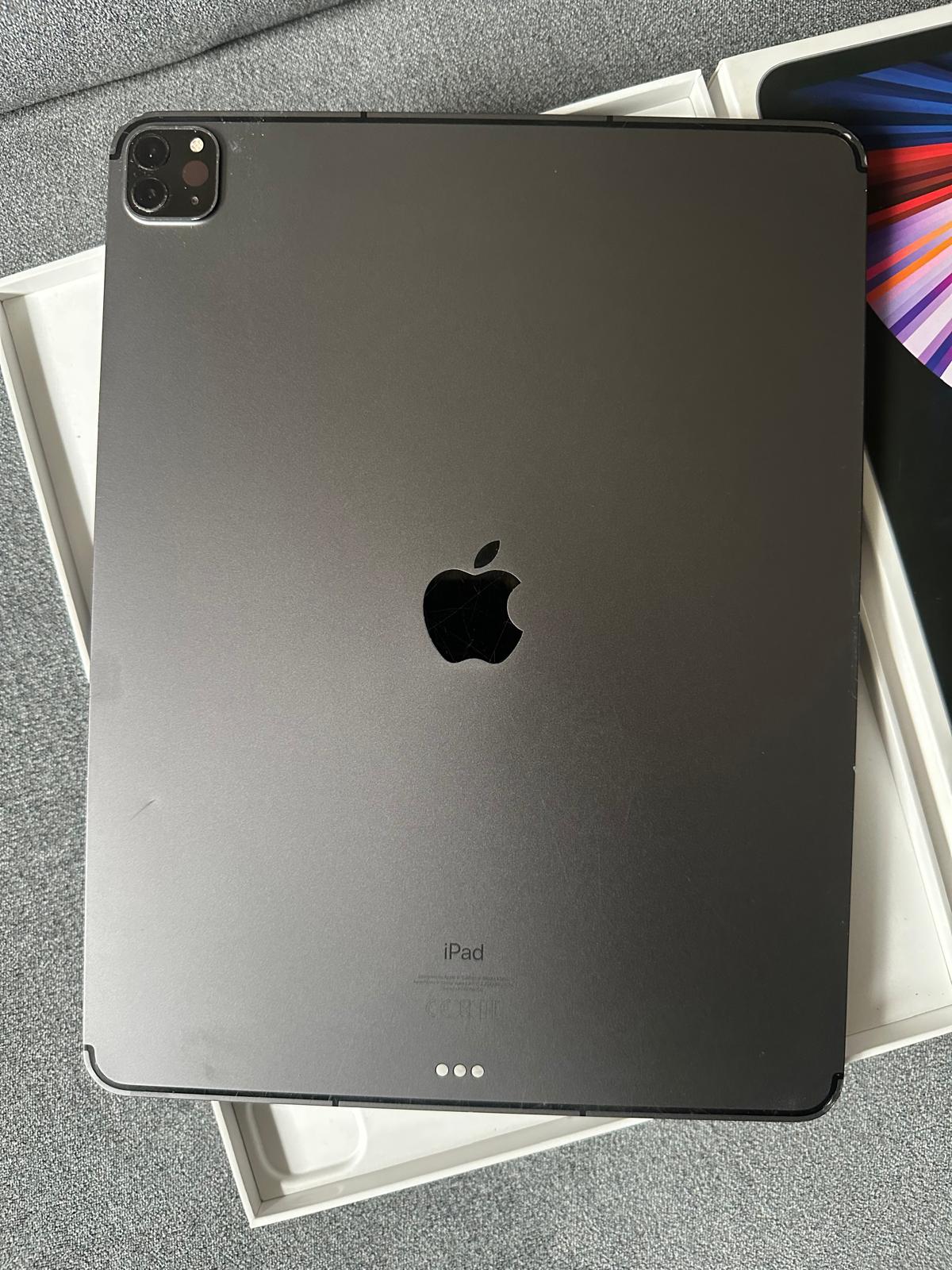 iPad Pro — Space Gray view 2