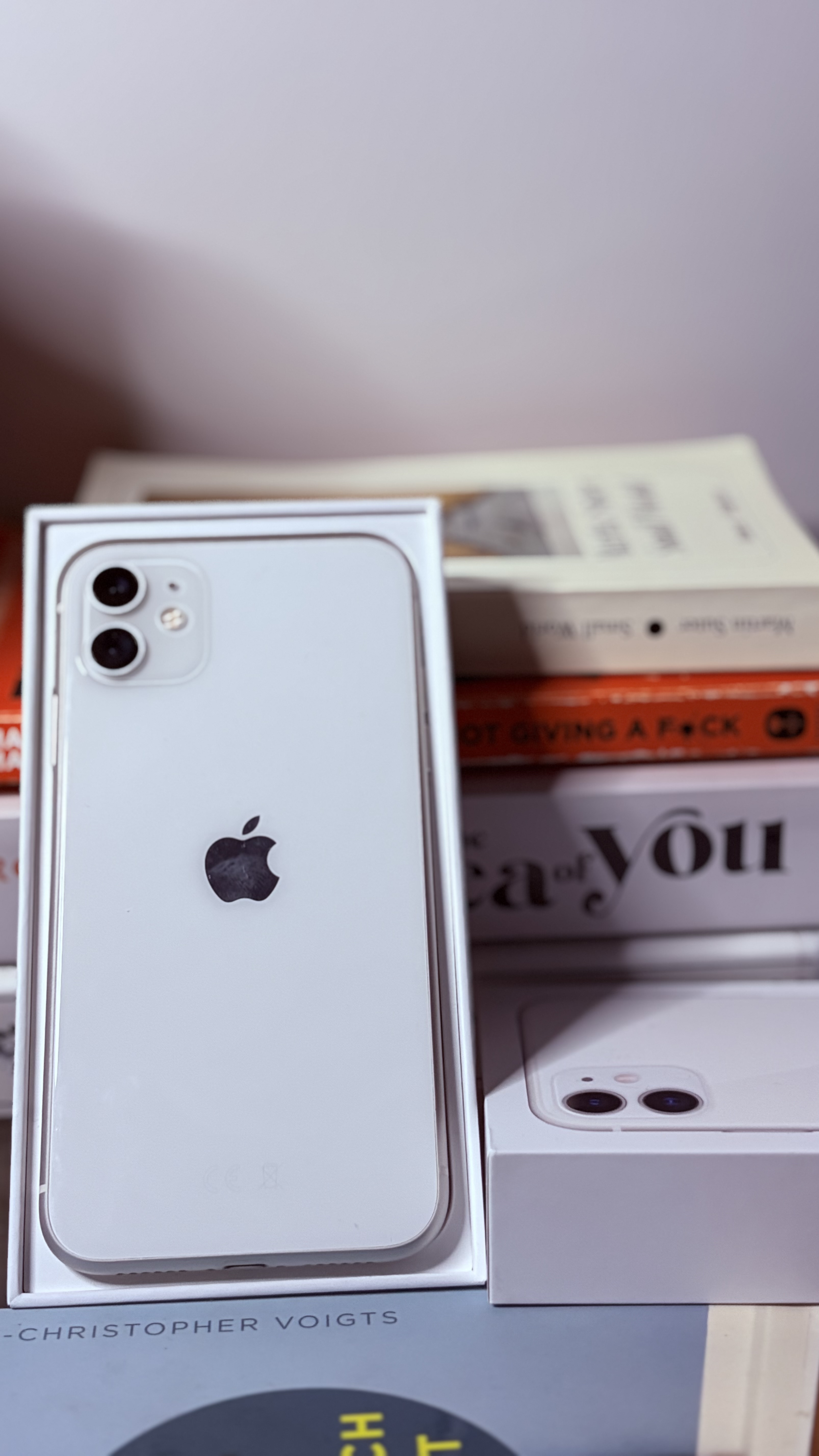 iPhone 11 (128GB) — White — Used (Clean) — Battery 77%