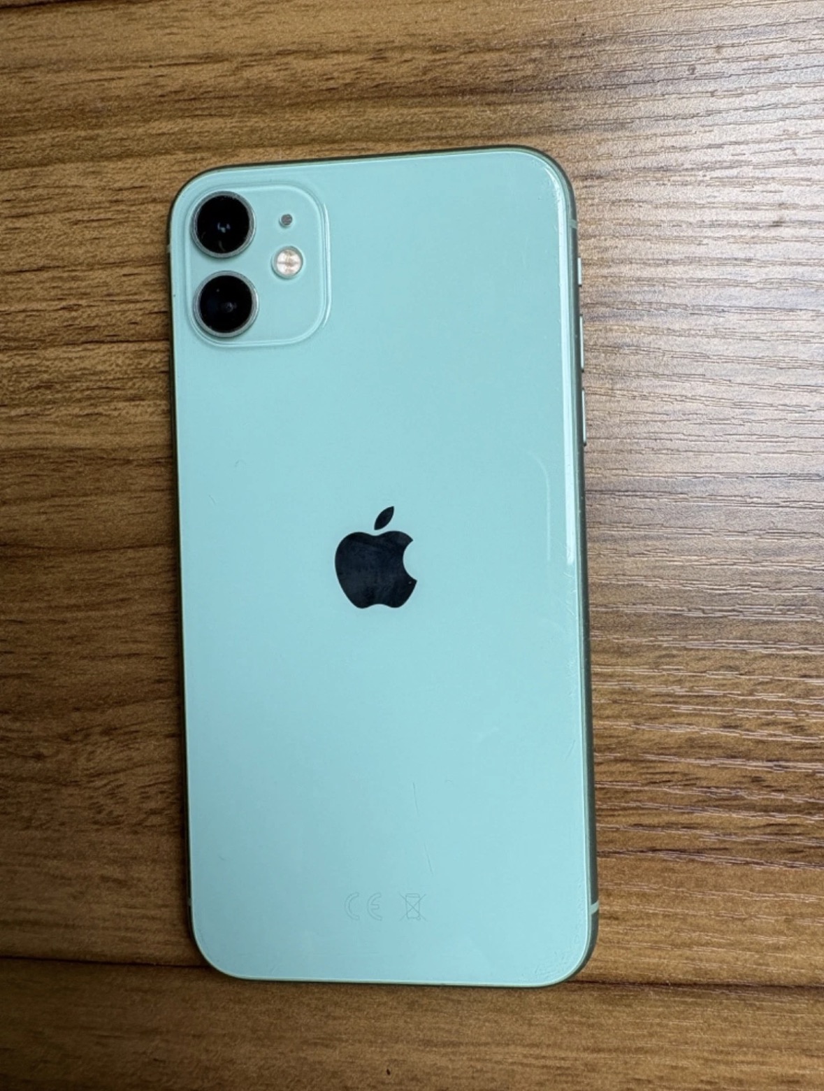 iPhone 11 (64GB) - Green - Grade A - Battery 84% view 2