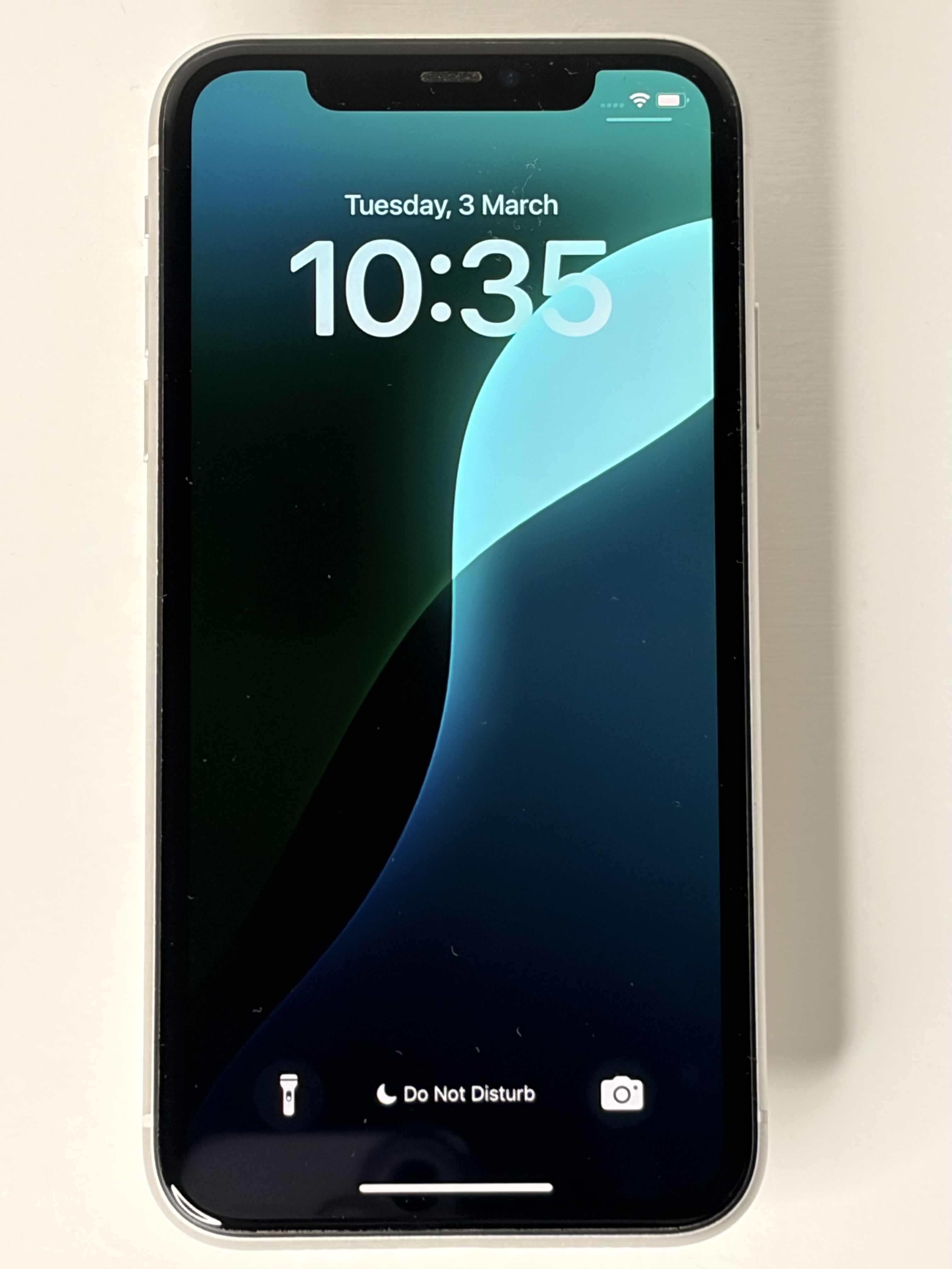 iPhone 11 (64GB) — White — Used (Clean) — Battery 77% view 3