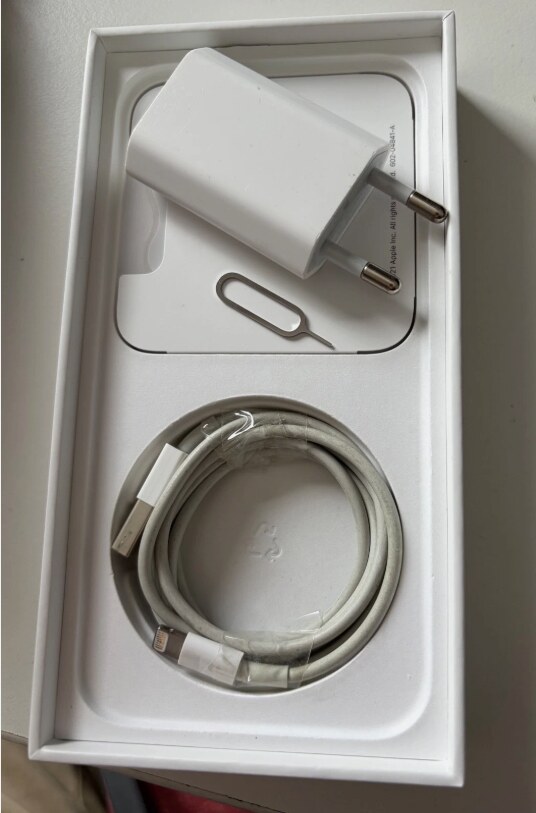 iPhone 13 (128GB) — Green — Used — Battery 84% view 3