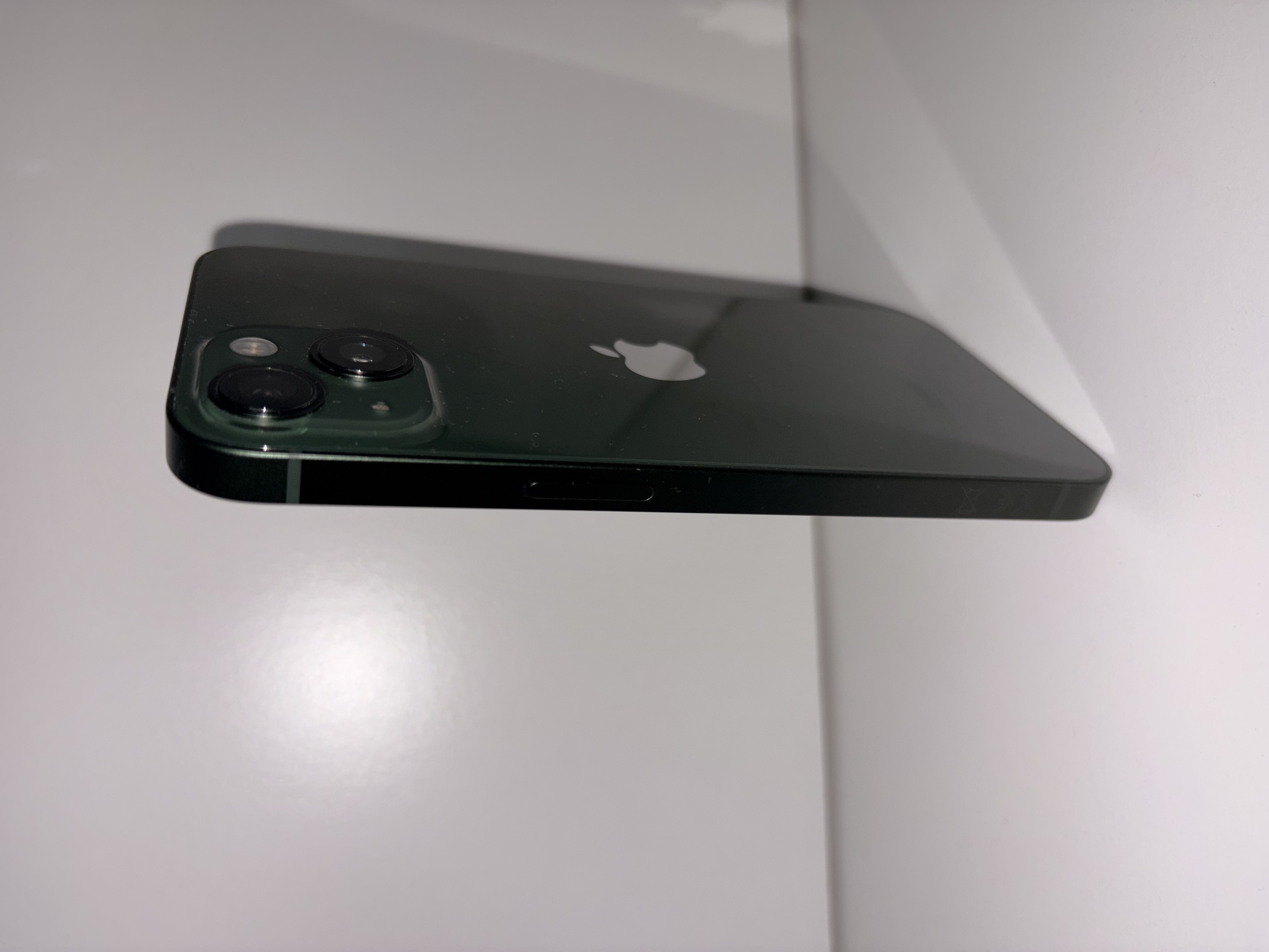 iPhone 13 Green (128GB) — Used (Excellent) — Battery 86% view 3