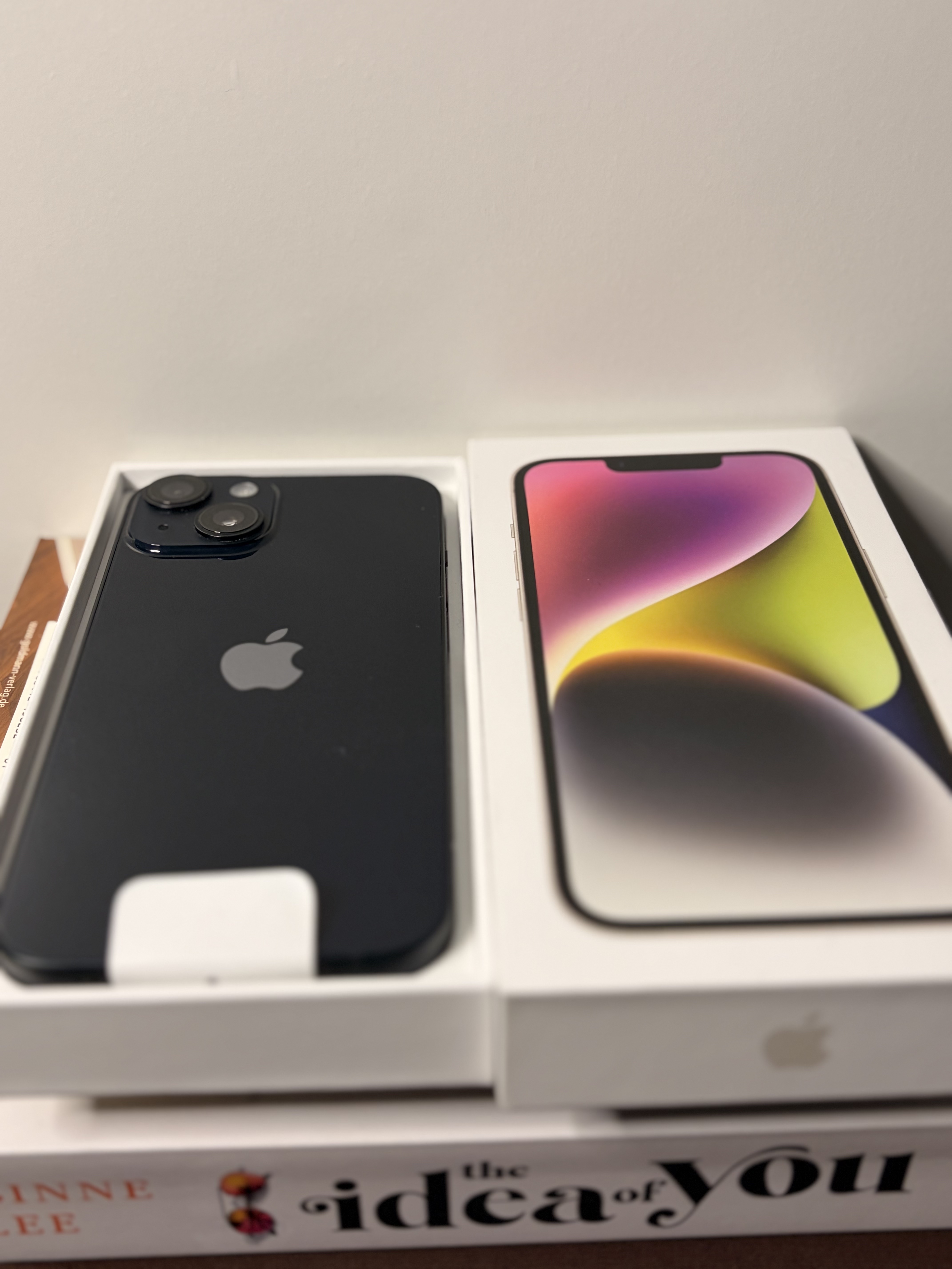 iPhone 14 (256GB) — Black — Used (Like new) — Battery 82% view 2