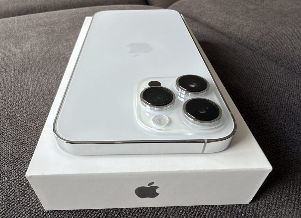 iPhone 14 Pro Max (256GB) — Silver — Grade A — Battery 85%