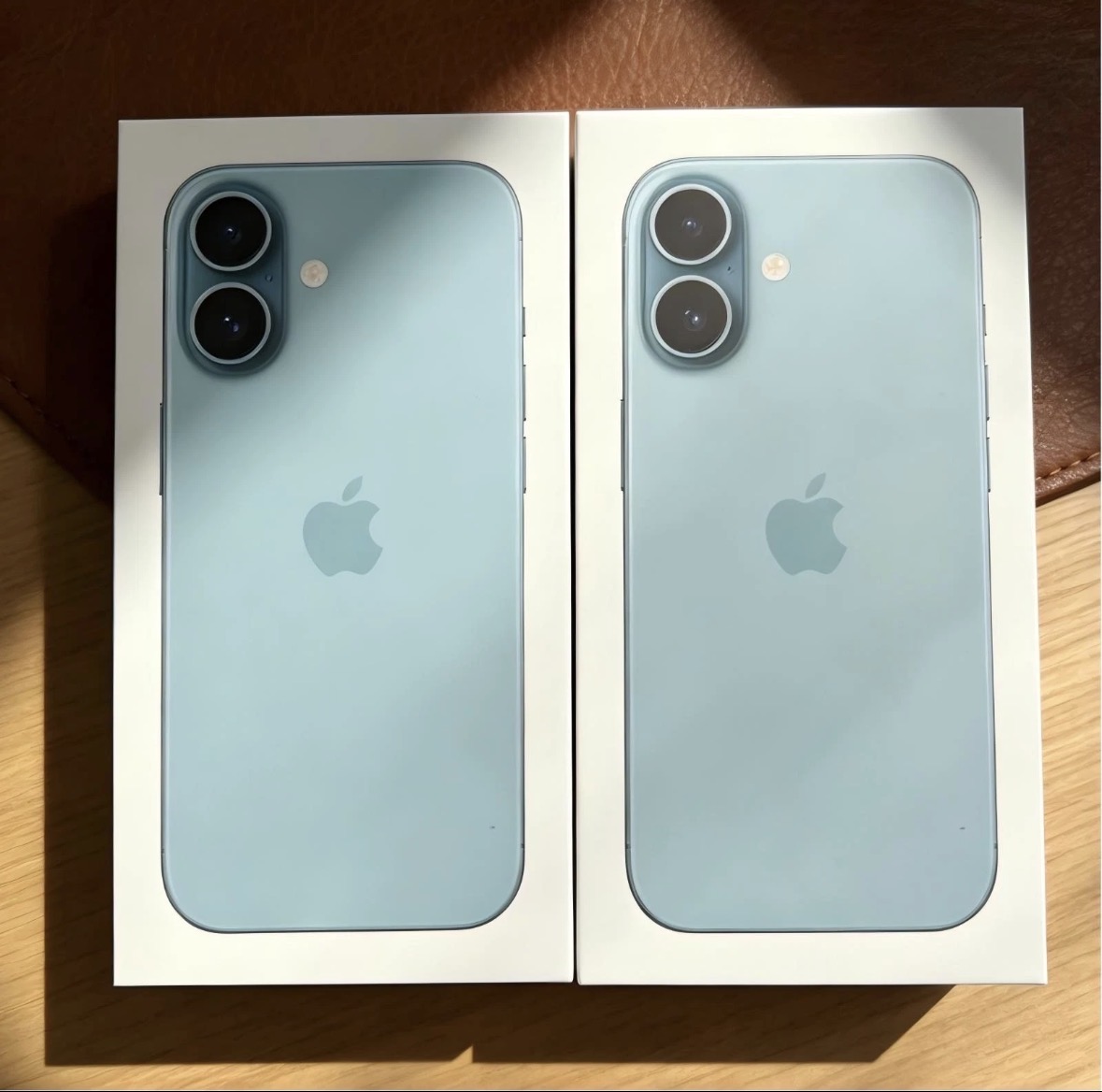 iPhone 16 Plus (128GB / 256GB) — Blue — Battery 85–100% — No SIM lock view 1