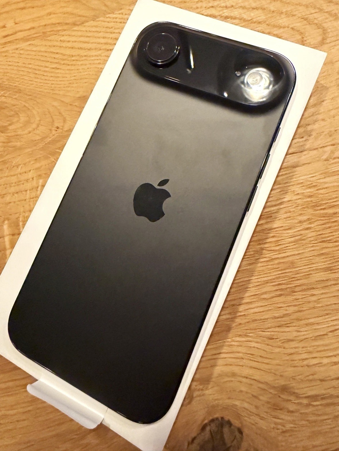 iPhone 17 Air (256GB) - Black - New - 0 battery cycles view 1