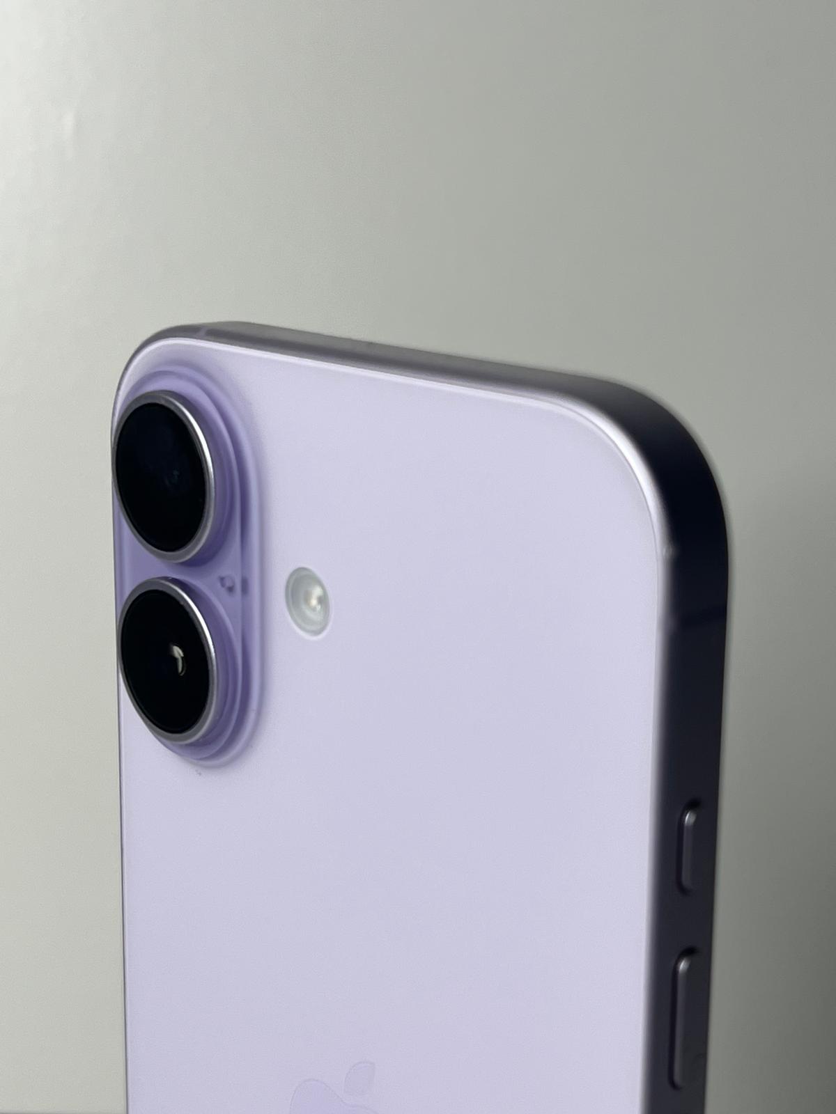 iPhone 17 (256GB) — Lavender — Used (Like new) — Original parts view 2