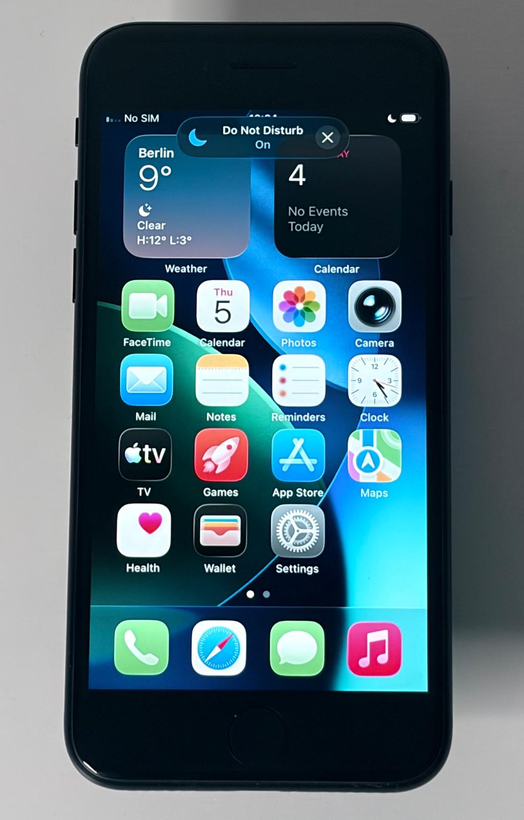 iPhone SE (2020) (64GB) — Used — Battery 87% view 1