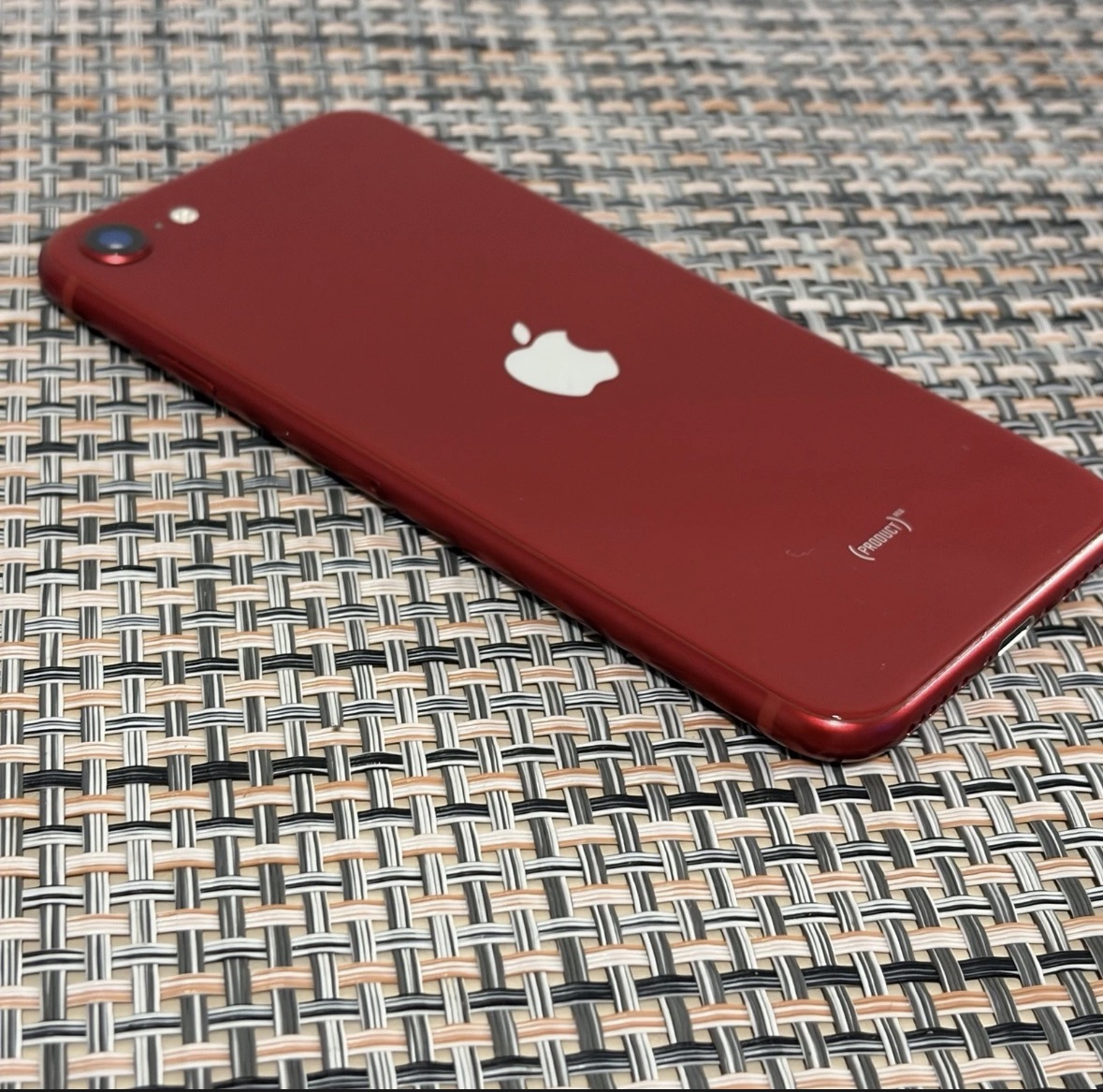 iPhone SE (2022) (64GB) - PRODUCT(RED) - Clean used - Battery 91% view 3