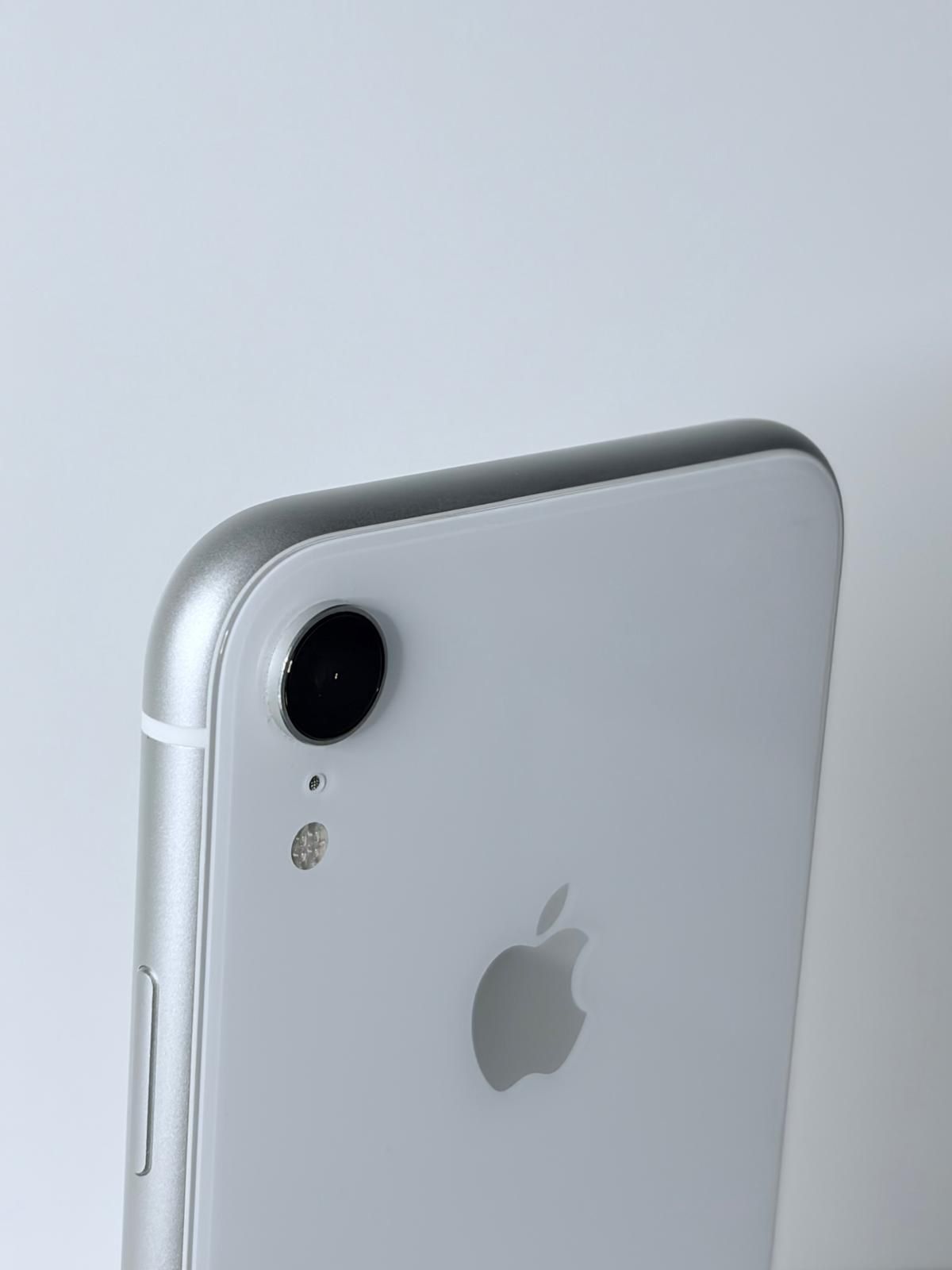 iPhone XR (64GB) — White — Used (Like new) — Battery 89% view 4