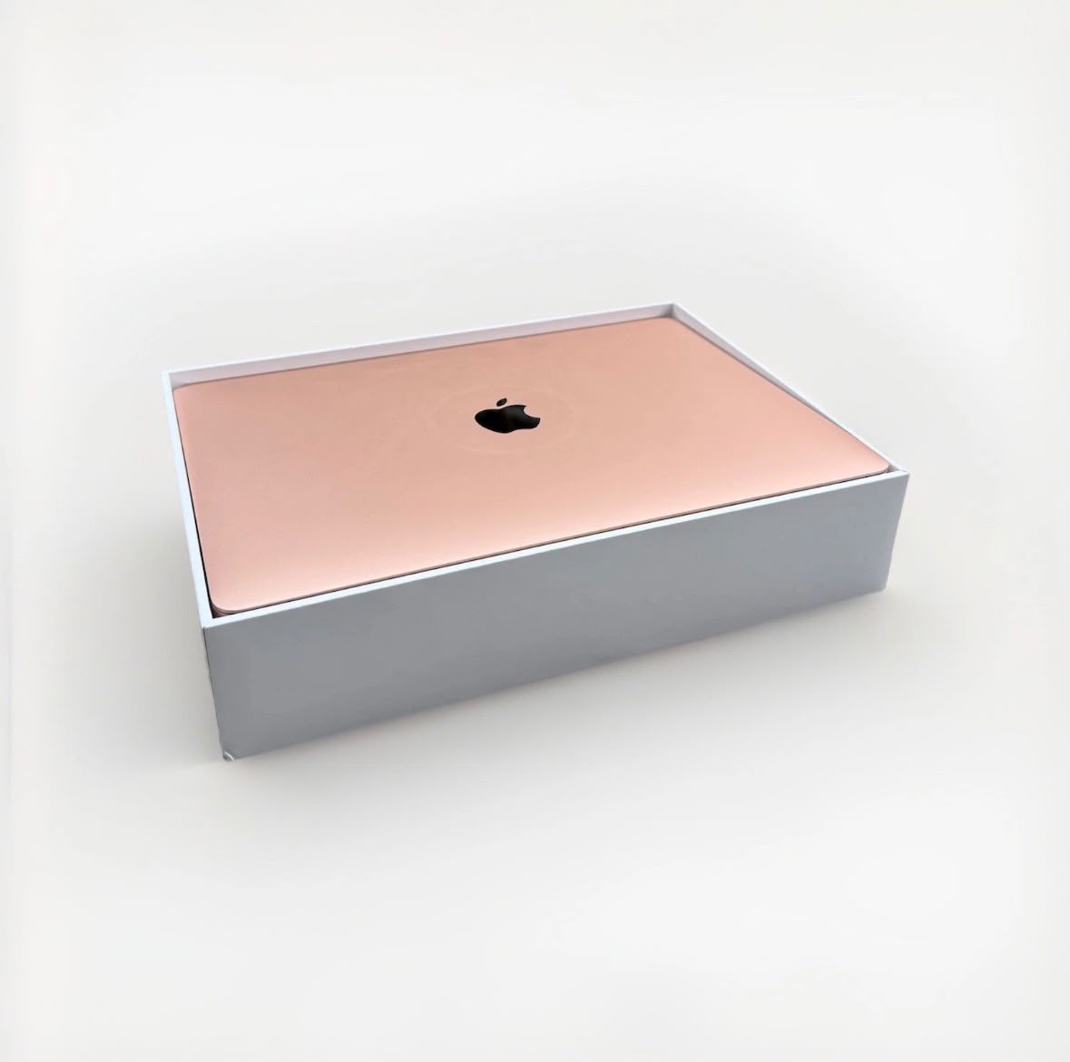 MacBook Air 13.3-inch (2019) — Gold — 1.6GHz i5 • 8GB • 128GB view 3