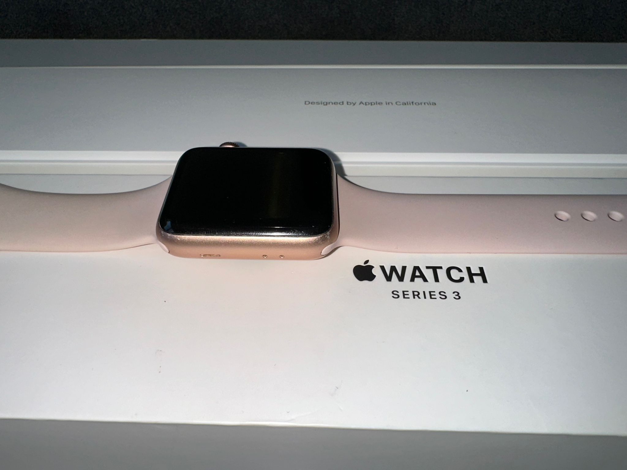 Apple Watch Series 3 (42mm) view 4