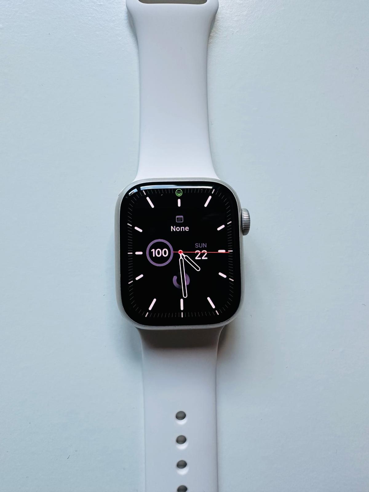 Apple Watch Series 7 (41mm) view 3
